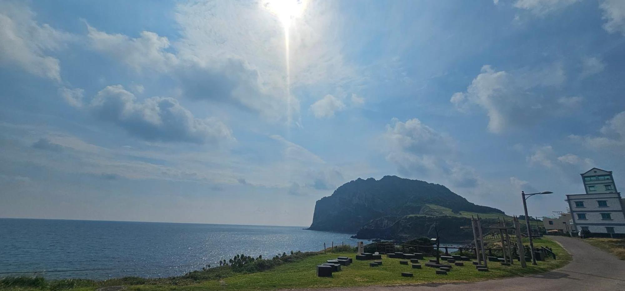 Seongsan Morning Sunset Villa ซอกวีโพ ภายนอก รูปภาพ