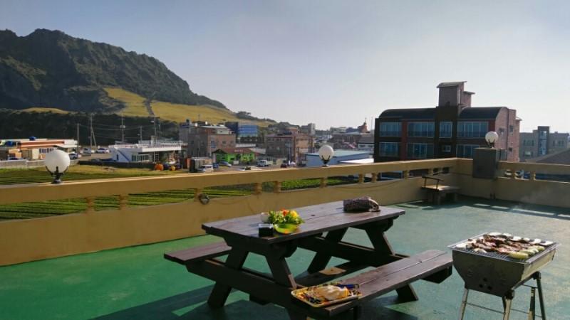 Seongsan Morning Sunset Villa ซอกวีโพ ภายนอก รูปภาพ