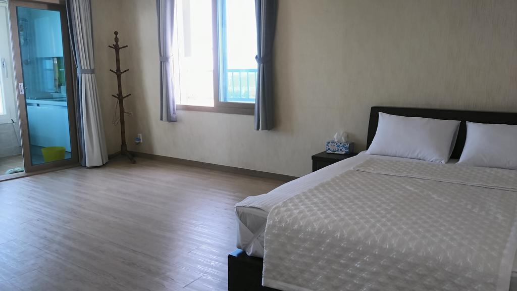 Seongsan Morning Sunset Villa ซอกวีโพ ภายนอก รูปภาพ