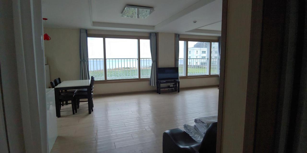 Seongsan Morning Sunset Villa ซอกวีโพ ภายนอก รูปภาพ