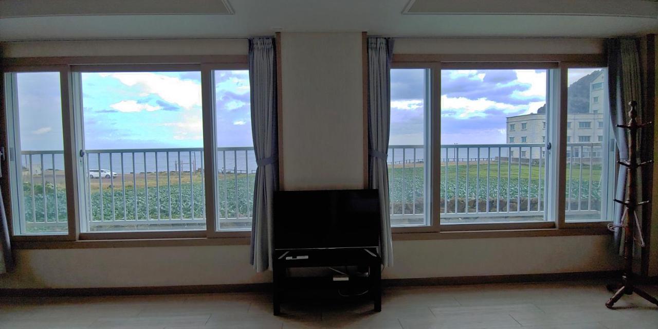 Seongsan Morning Sunset Villa ซอกวีโพ ภายนอก รูปภาพ