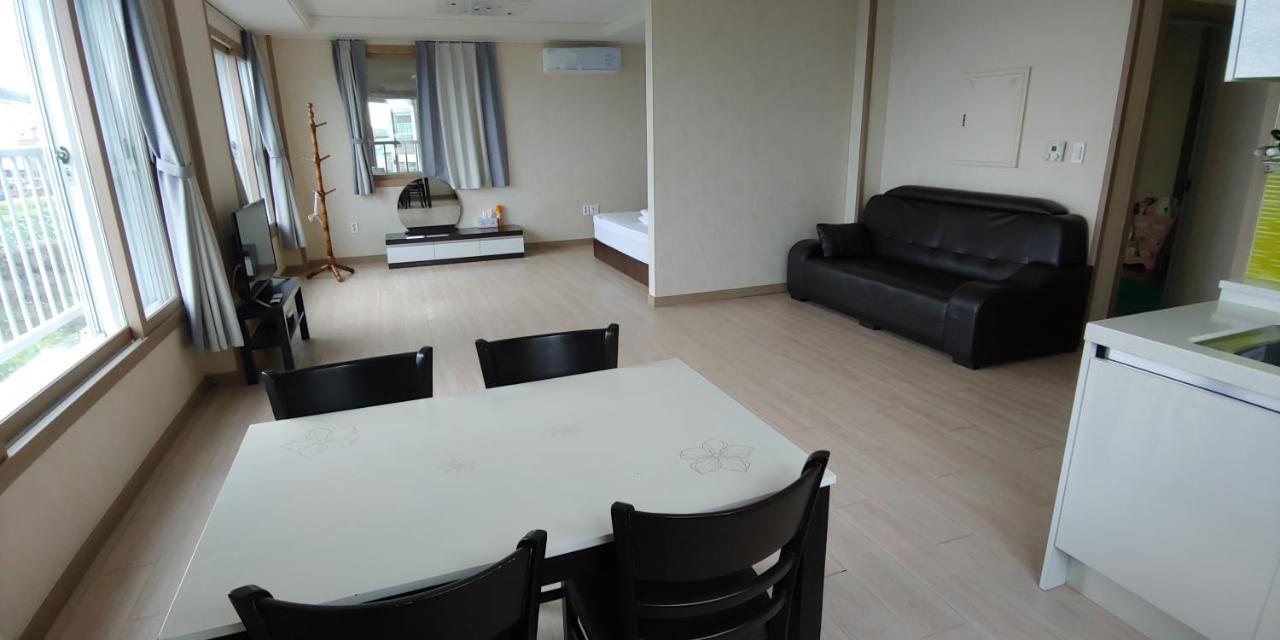 Seongsan Morning Sunset Villa ซอกวีโพ ภายนอก รูปภาพ