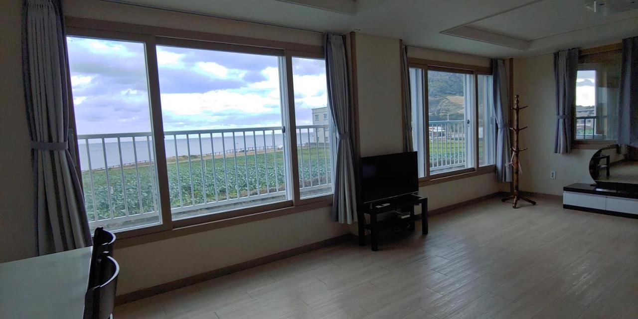 Seongsan Morning Sunset Villa ซอกวีโพ ภายนอก รูปภาพ