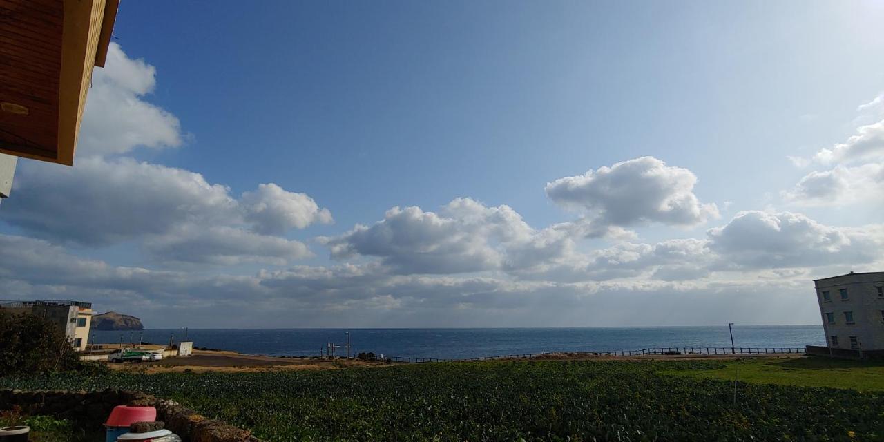 Seongsan Morning Sunset Villa ซอกวีโพ ภายนอก รูปภาพ